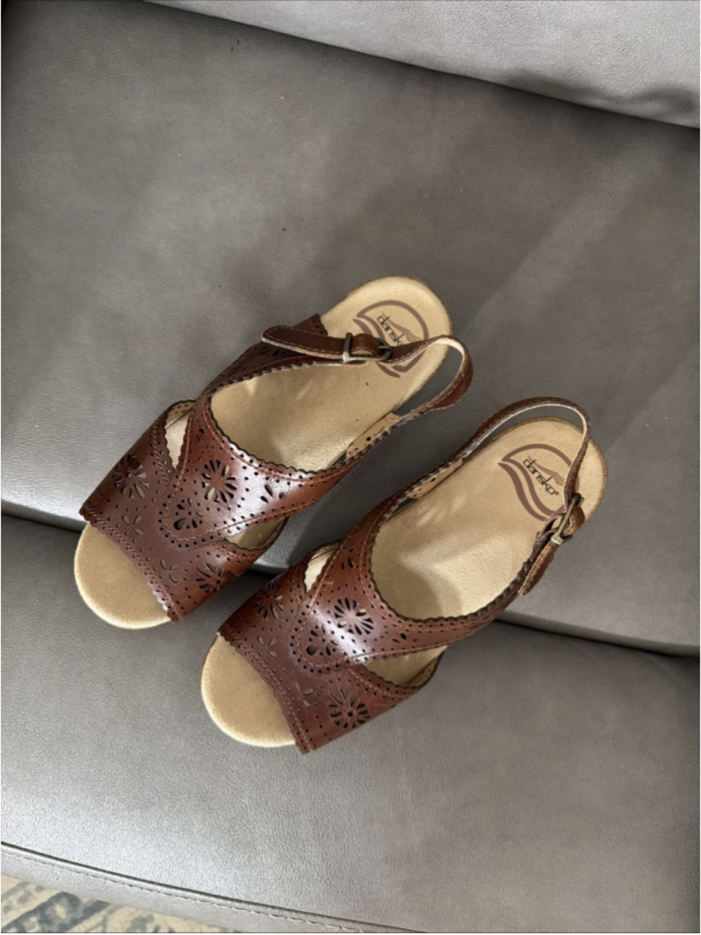 WOMEN’S DANSKO CLOG SANDALS SHOES SIZE 38 EU BROWN BEIGE STRAP ON WEDGES - Picture 3 of 9